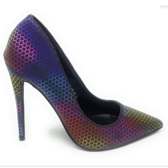 Shoes - Multi black iridescent pump